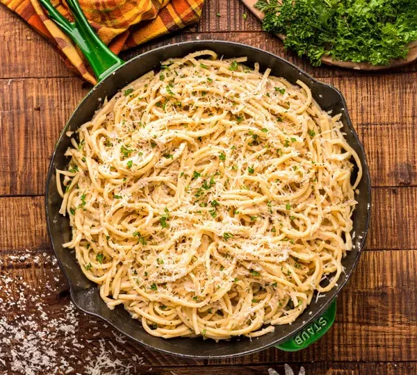 Discover the simple yet flavorful Bucatini Cacio e Pepe recipe, a classic Italian pasta dish with cheese and black pepper. Try it now!