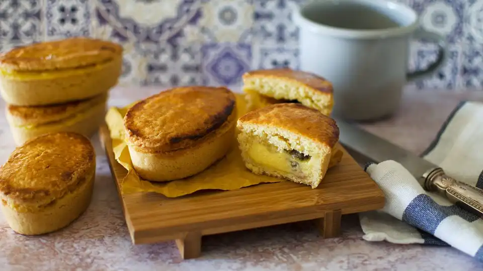 Transport yourself to Italy with our Pasticciotto Leccese recipe. A delightful pastry filled with creamy custard, perfect for indulging in a taste of Italian tradition.